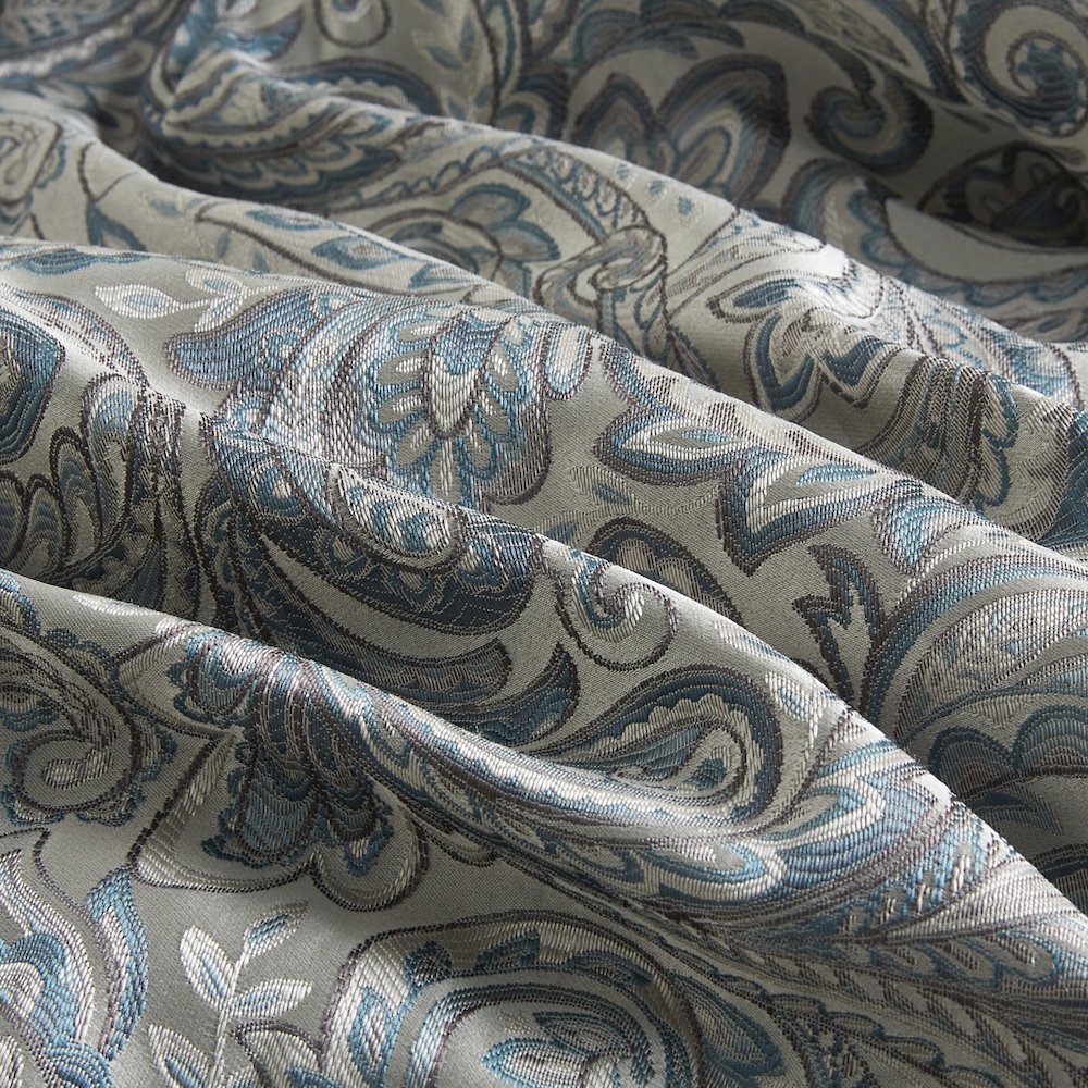 12 Piece Comforter Set with Cotton Bed Sheets. Picture 1
