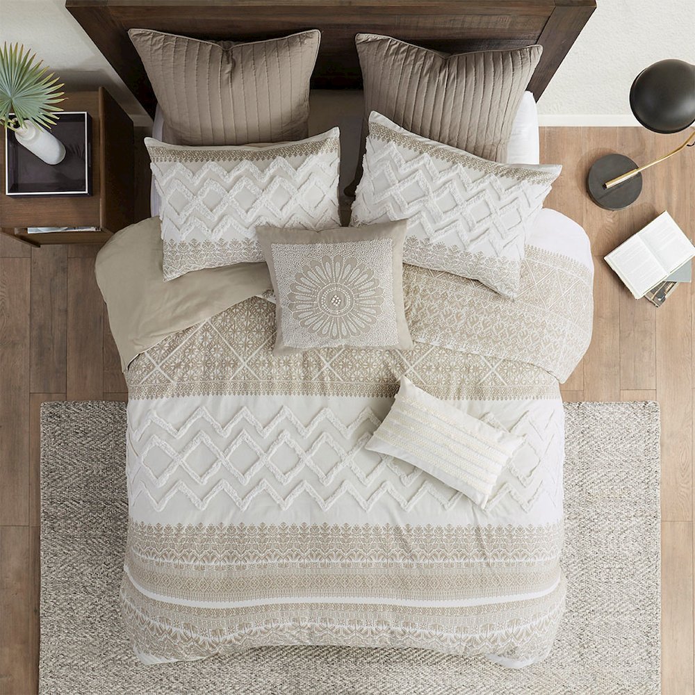 3 Piece Cotton Duvet Cover Set with Chenille Tufting. Picture 3