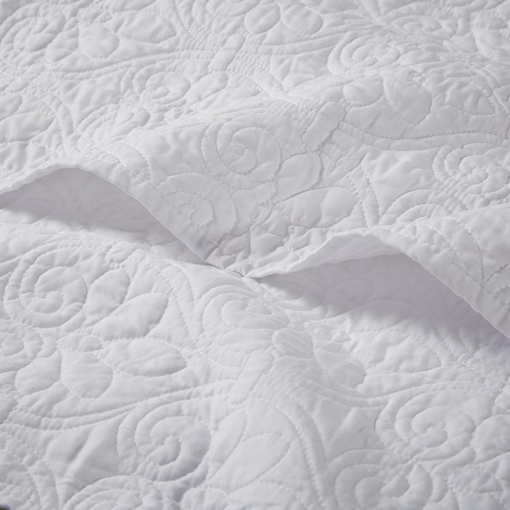 Quebec Oversized Quilted Throw, White color. Picture 3