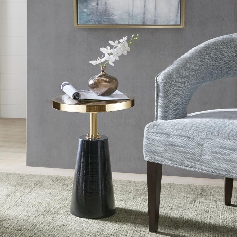 Accent Table. Picture 4