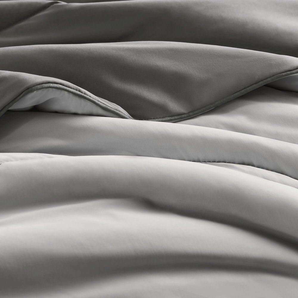 Reversible Tencel Comforter Blanket, Gray color. Picture 5