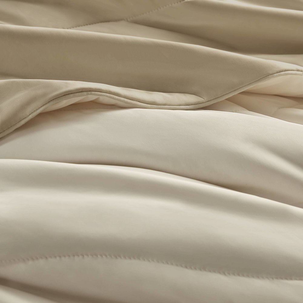 Reversible Tencel Comforter Blanket, Linen color. Picture 3