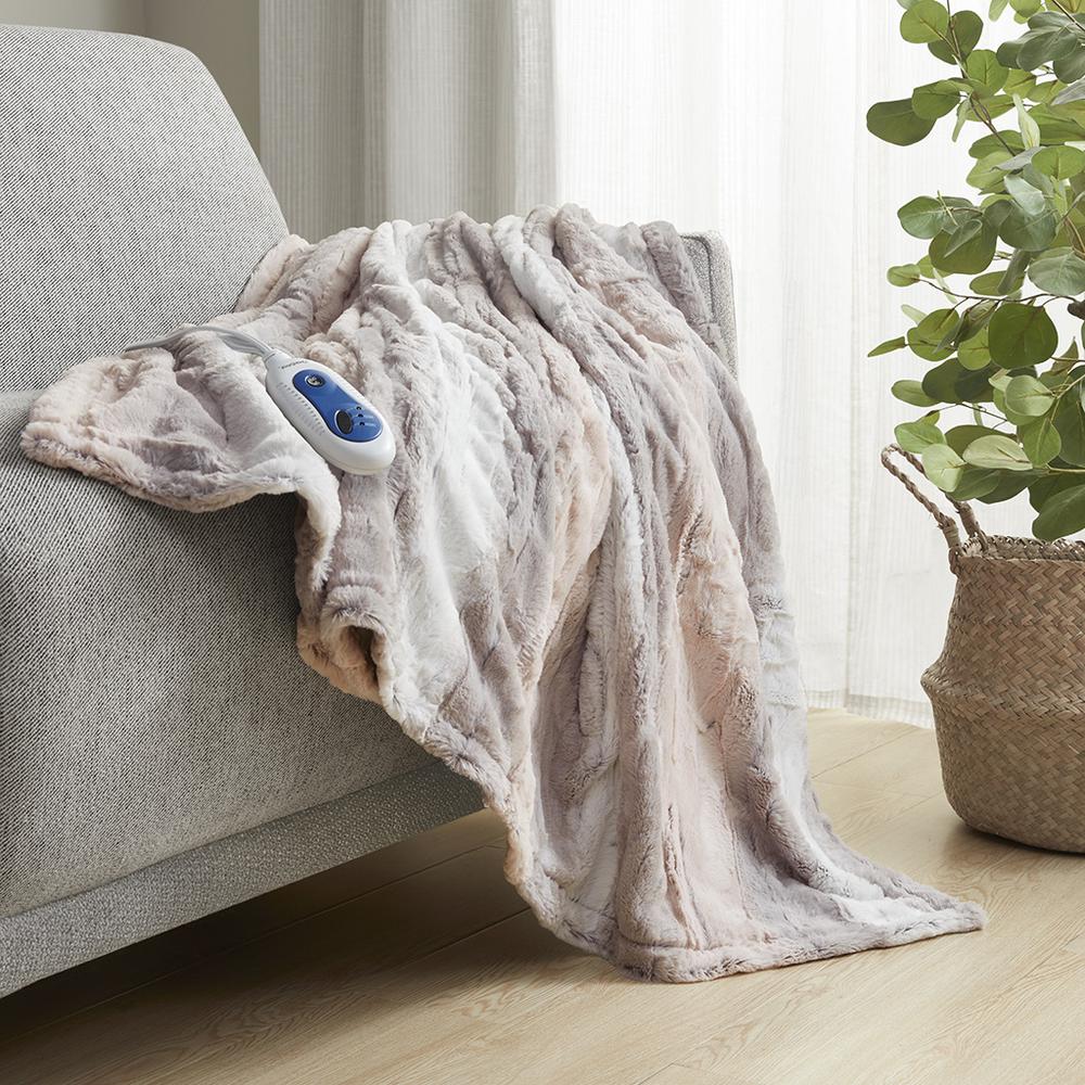 Oversized Faux Fur Heated Throw. Picture 4