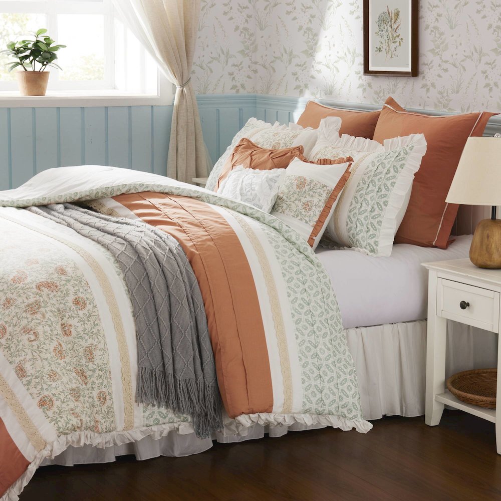 Dawn 9 Piece Cotton Percale Comforter Set, Coral color. Picture 2