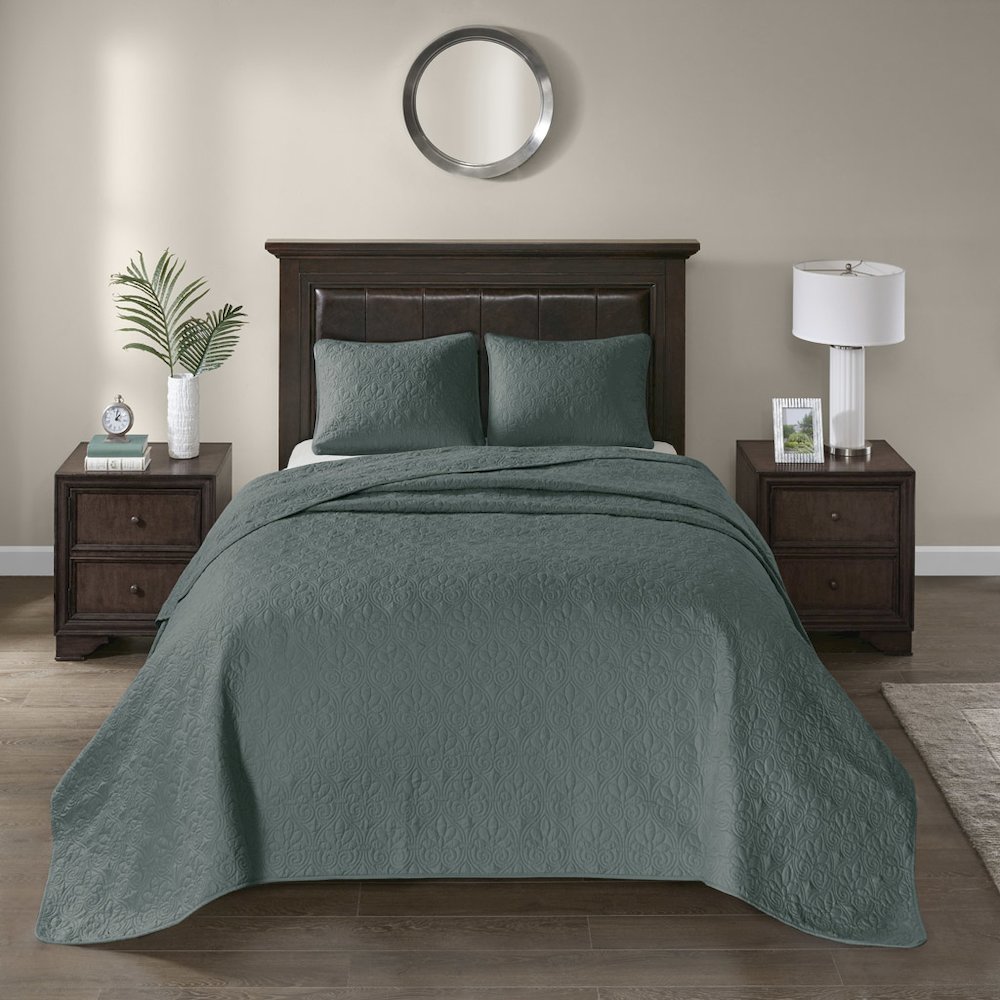 Quebec 3 Piece Reversible Bedspread Set, Balsam Green color. Picture 4