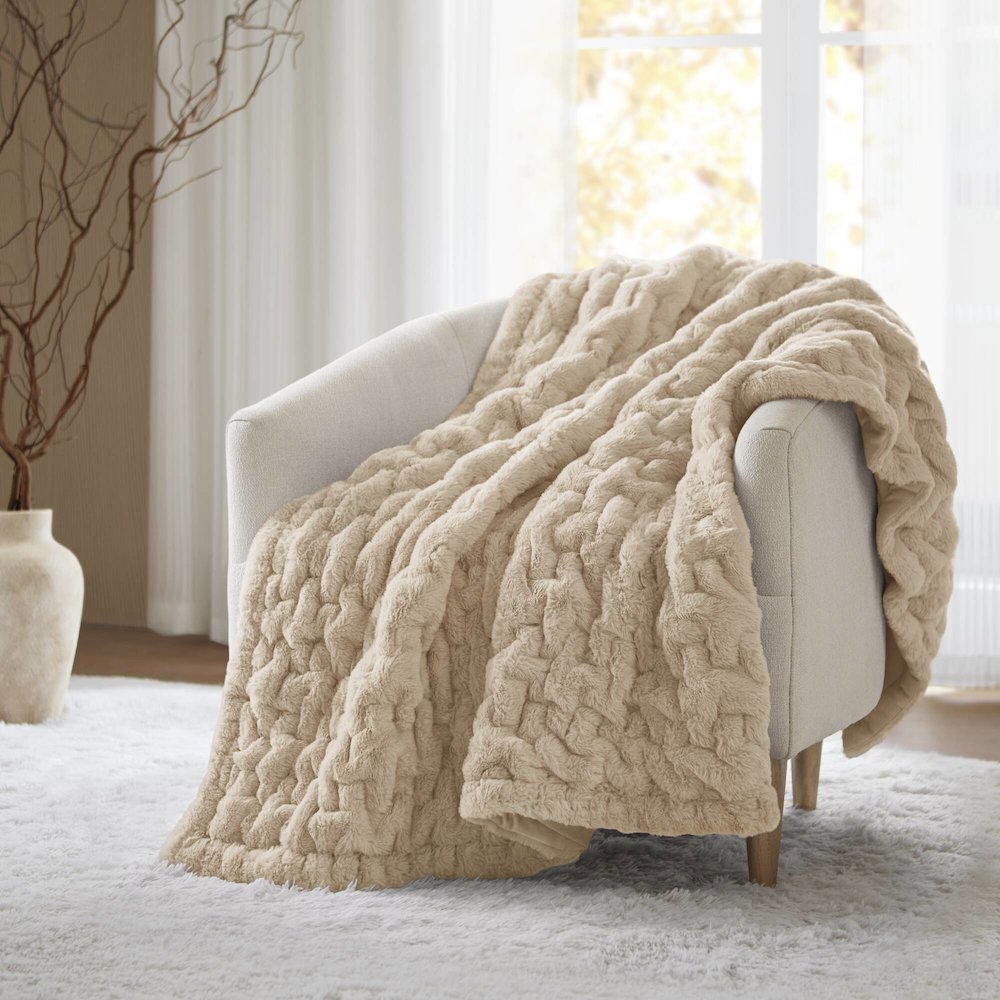 Ruched Fur Throw, Tan color. Picture 1