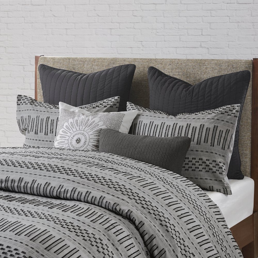 Rhea Cotton Jacquard Duvet Cover Mini Set, Grey/Black color. Picture 3