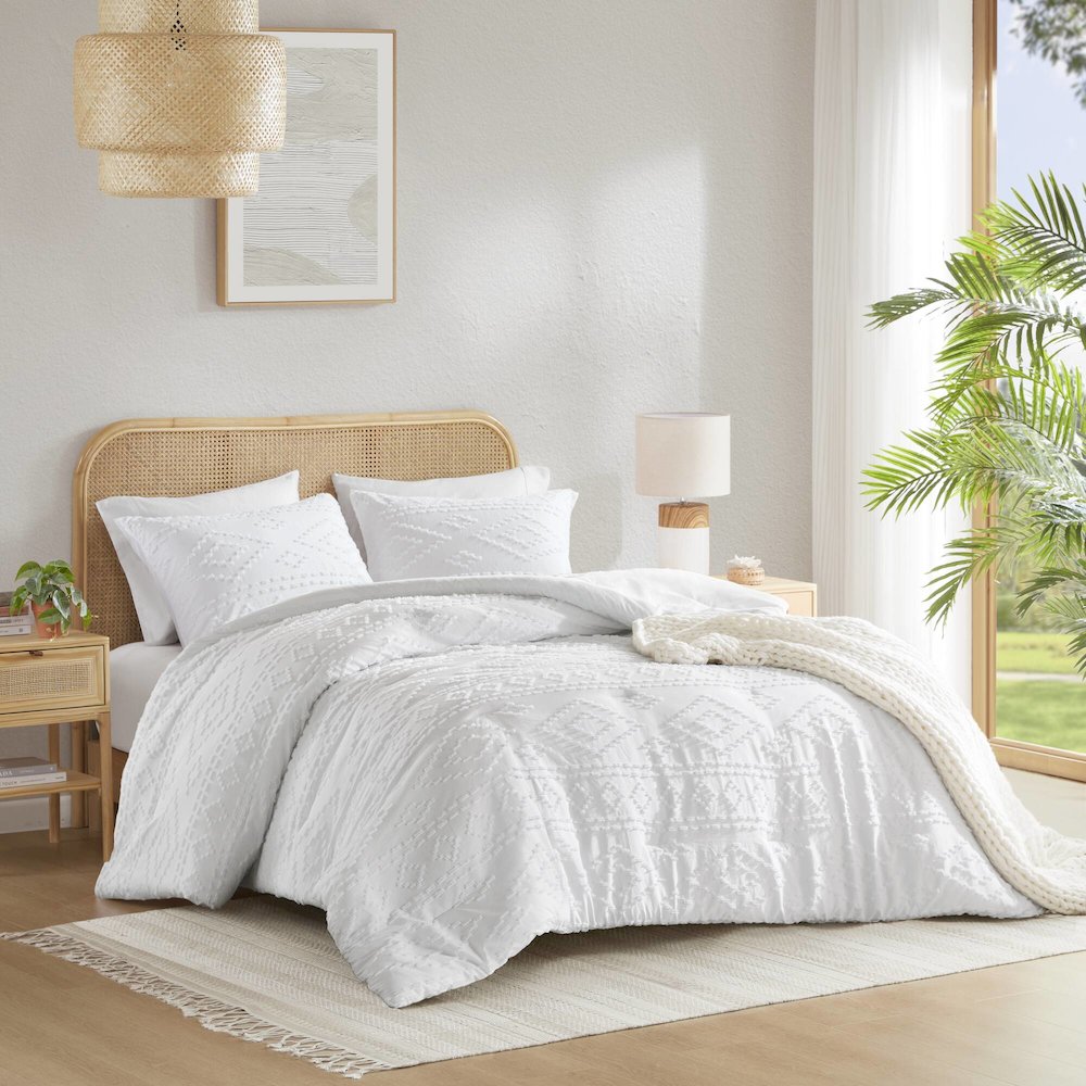 Gigi Comforter Mini Set, White color. Picture 1