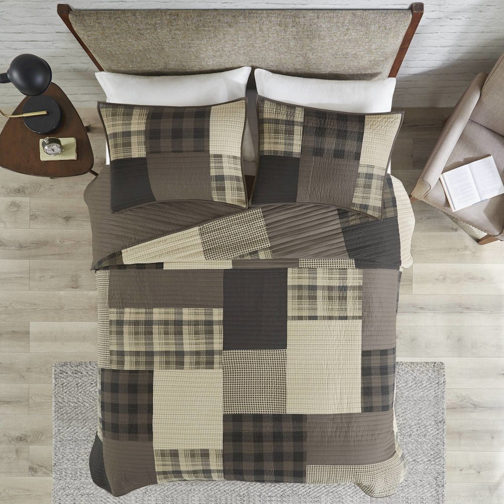 Winter Hills Oversized Cotton Quilt Set, Tan color. Picture 2