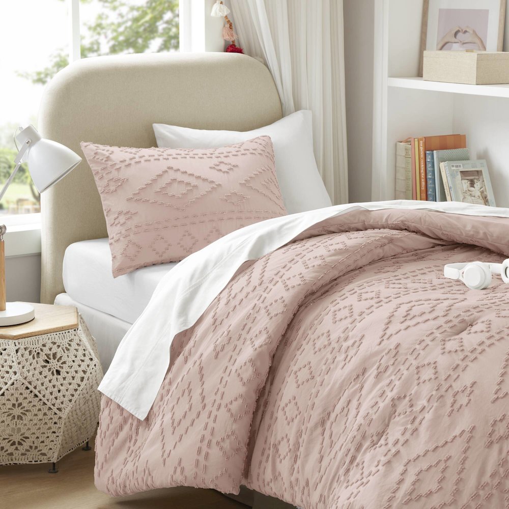 Gigi Comforter Mini Set, Pink color. Picture 2