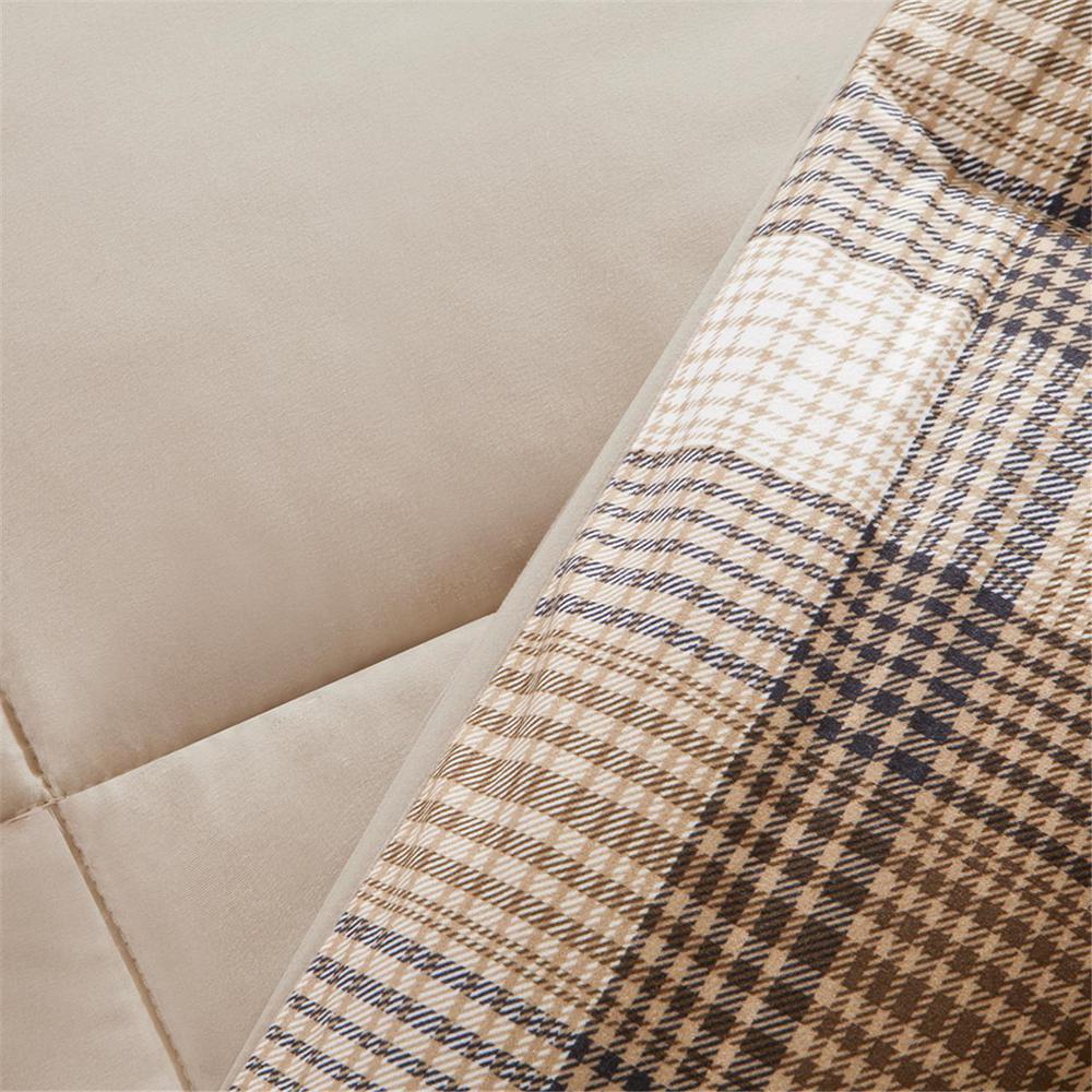 Quilting Soft and Cozy Microfiber Solid Reverse Down Alternative Comforter Set. Picture 2