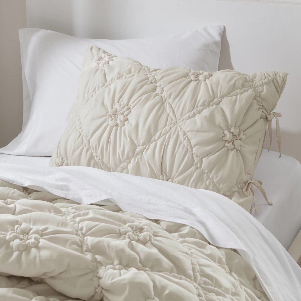 Lily 2PCS Comforter Set, Ivory color. Picture 3