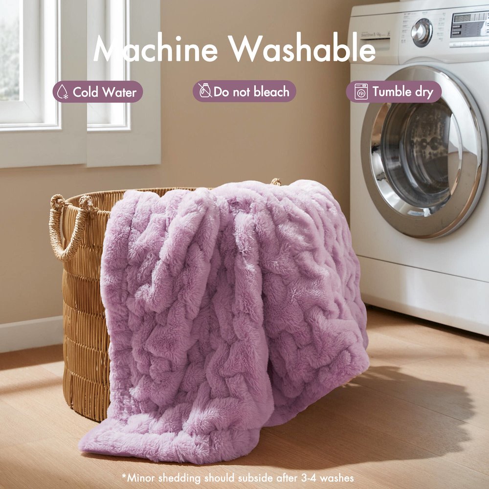 Ruched Fur Throw, Purple color. Picture 4