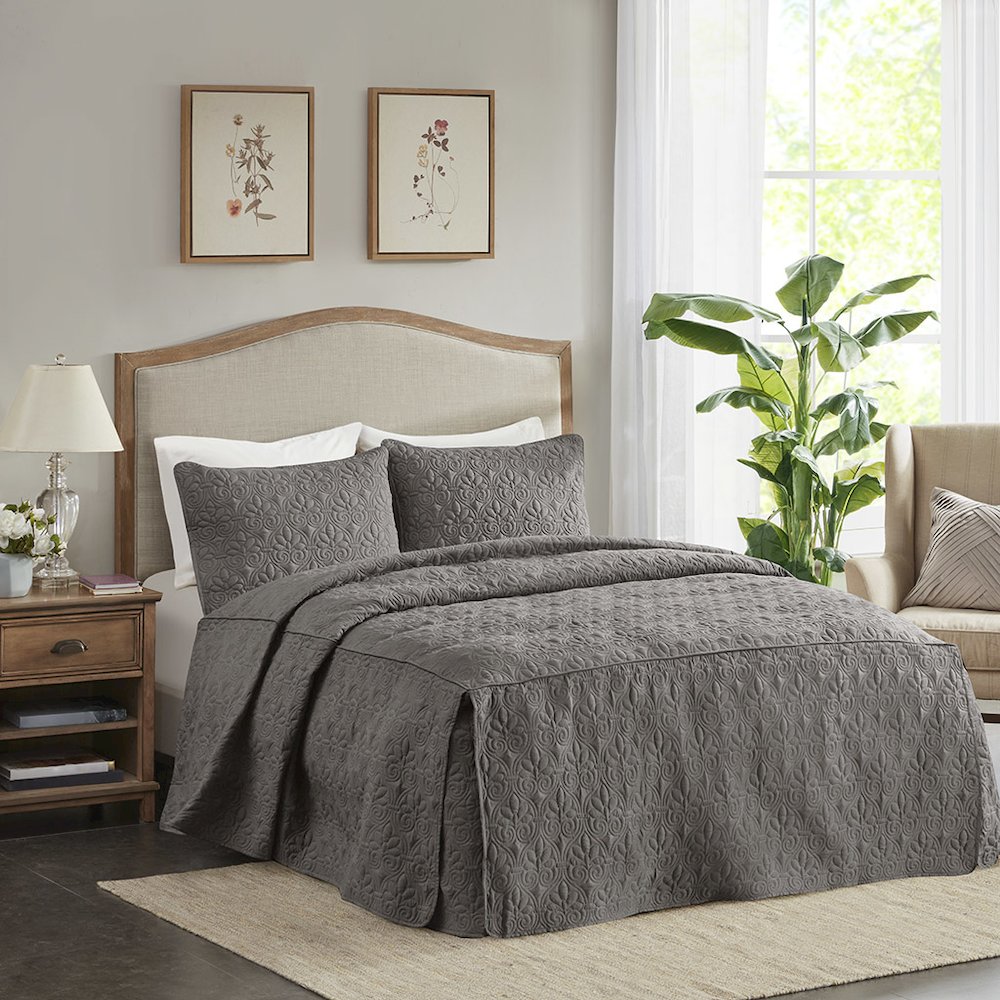 3 Piece Split Corner Pleated Quilted Bedspread. Picture 4