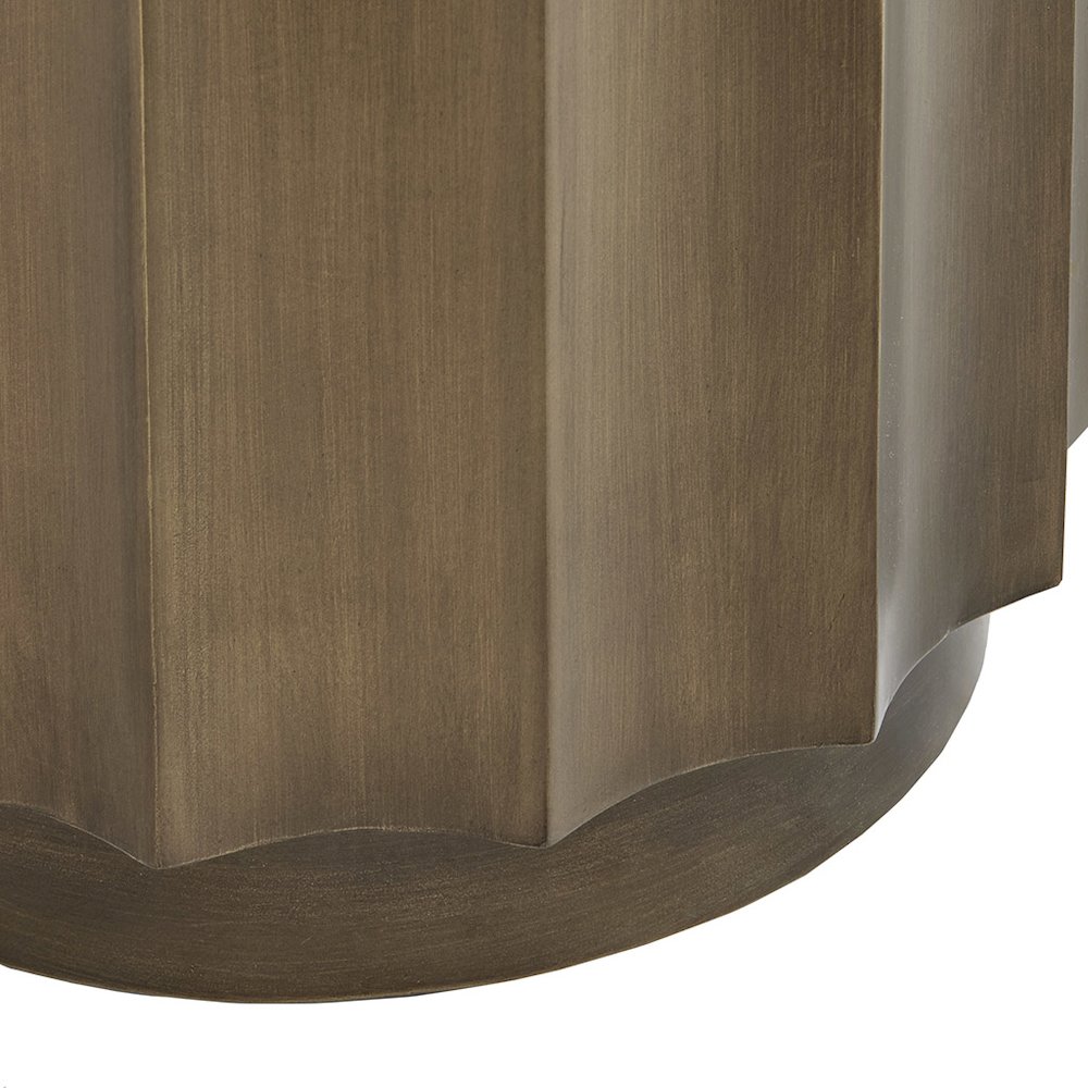 Accent Table. Picture 2