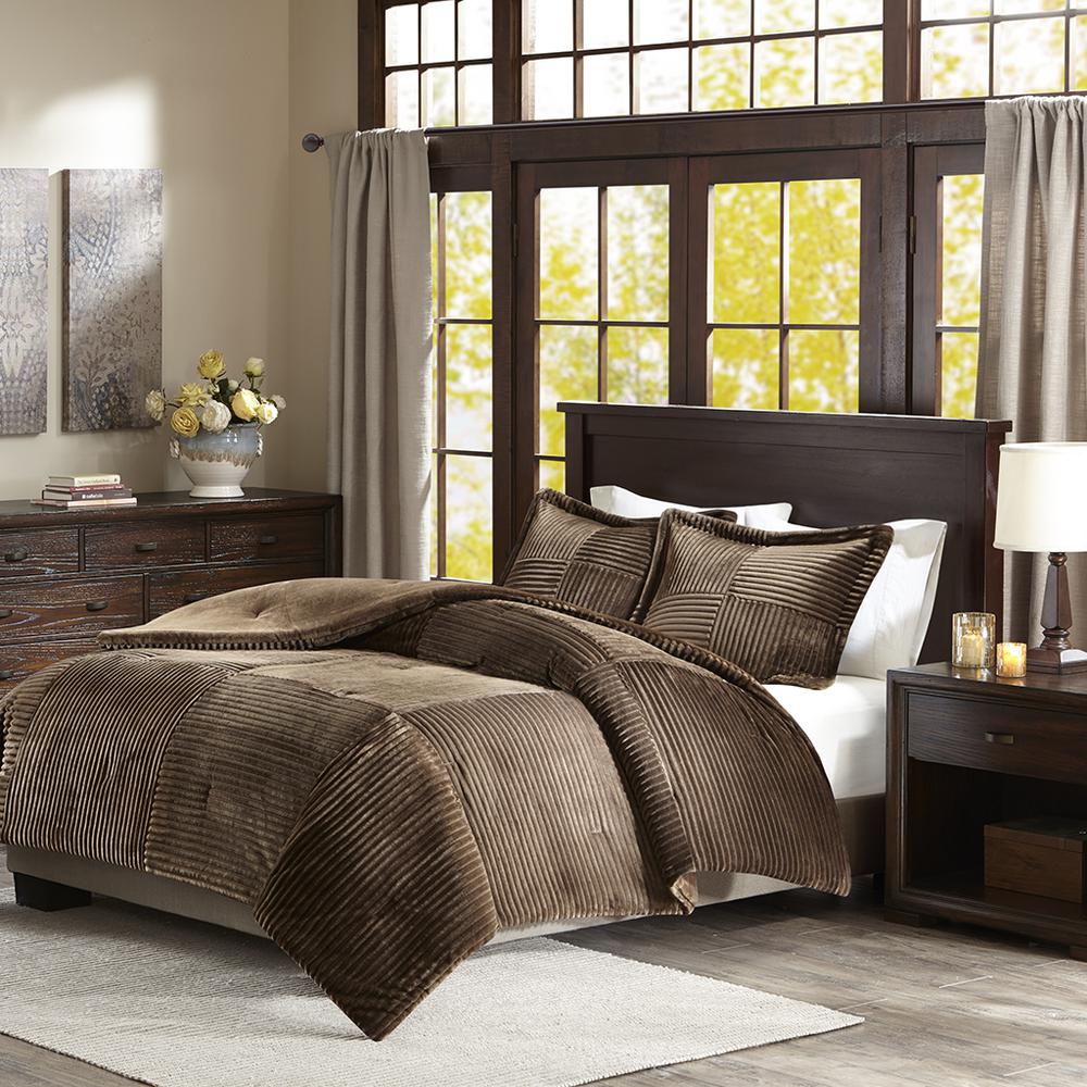 Plush Down Alternative Comforter Set. Picture 2