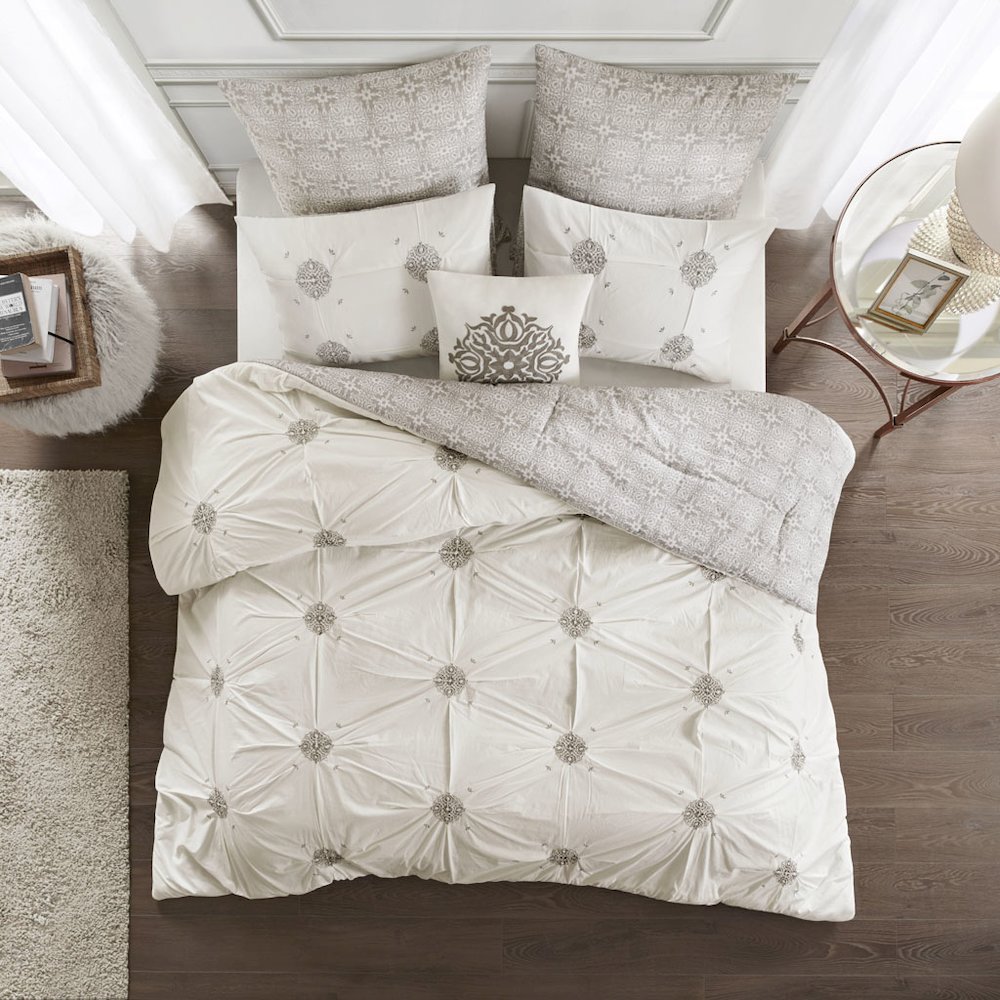 6 Piece Embroidered Cotton Reversible Comforter Set. Picture 1