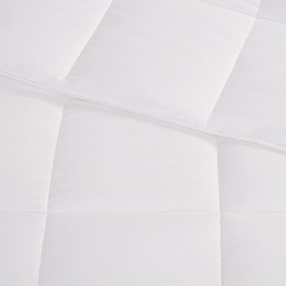 Cotton Down Alternative Featherless Comforter. Picture 2
