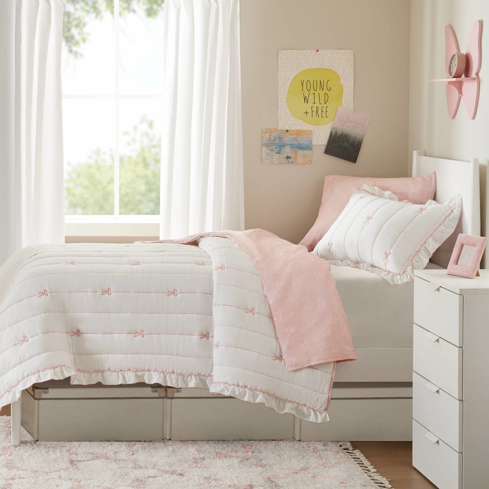 Liv Quilt Set. Picture 2