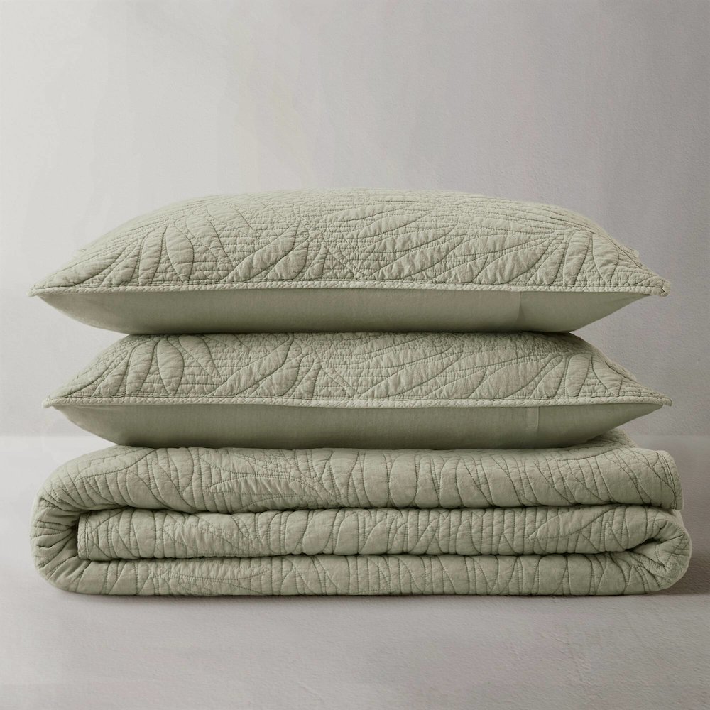 Botanical Leaves 3 Piece Cotton Quilt Set. Picture 3