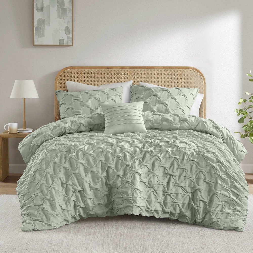 Bailey Diamond Pucker Woven Comforter Set, Green color. Picture 1
