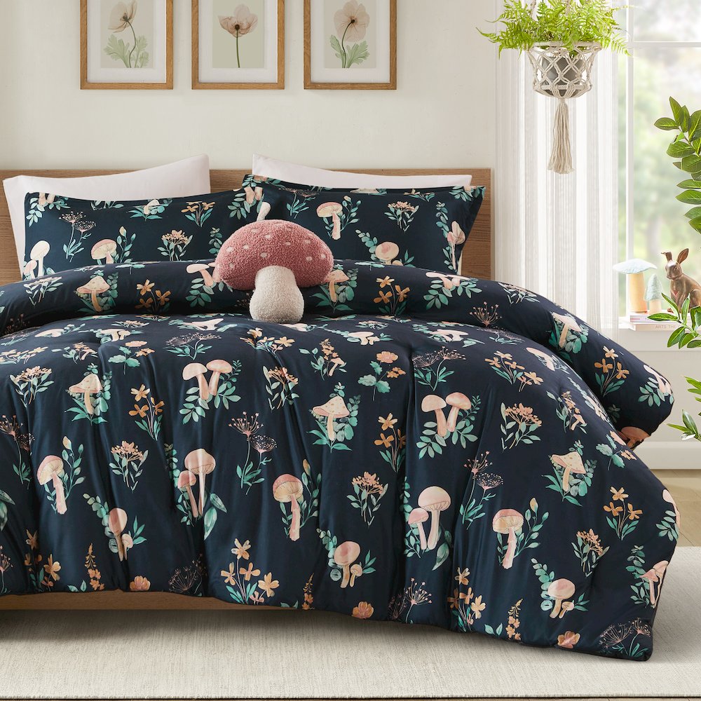 Gwen Mushroom Garden Comforter Set. Picture 1