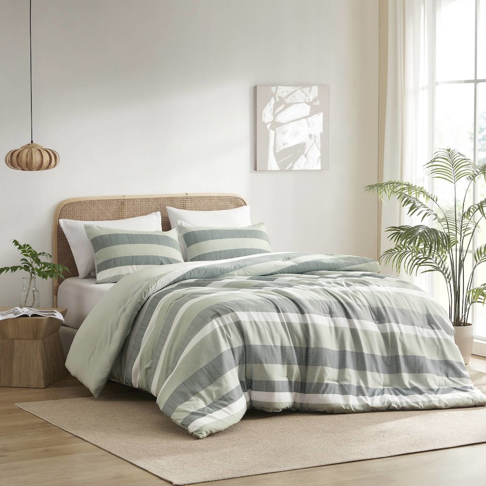 Blais Stripe Textured Print Comforter Set. Picture 1