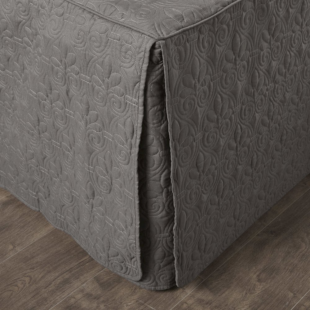 3 Piece Split Corner Pleated Quilted Bedspread. Picture 1