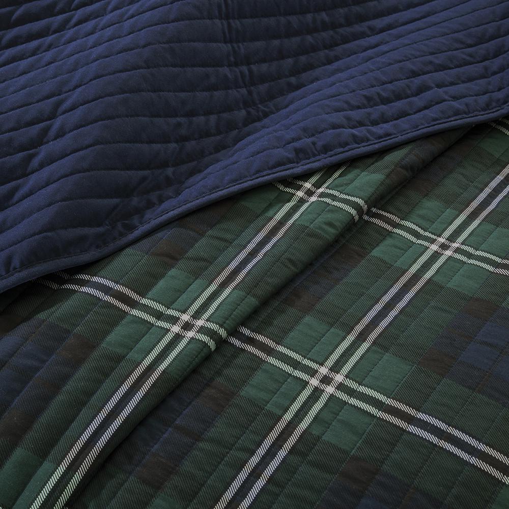 Reversible Quilt Set with Throw Pillow. Picture 5