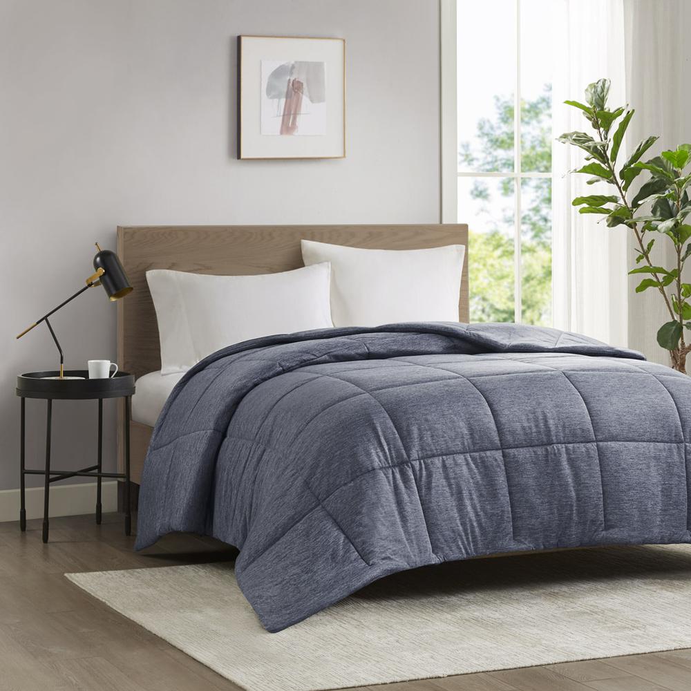 Oversized Down Alternative Comforter. Picture 1