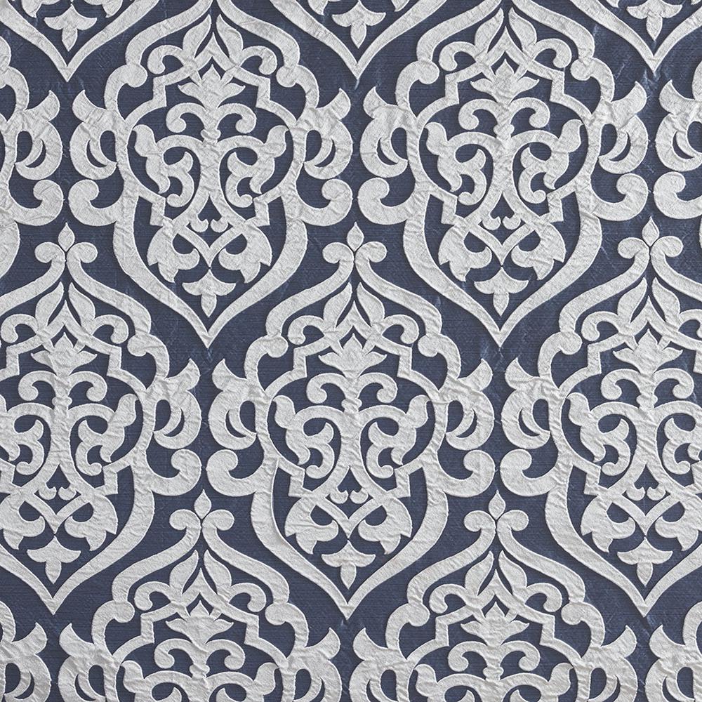 Jacquard Shower Curtain. Picture 3