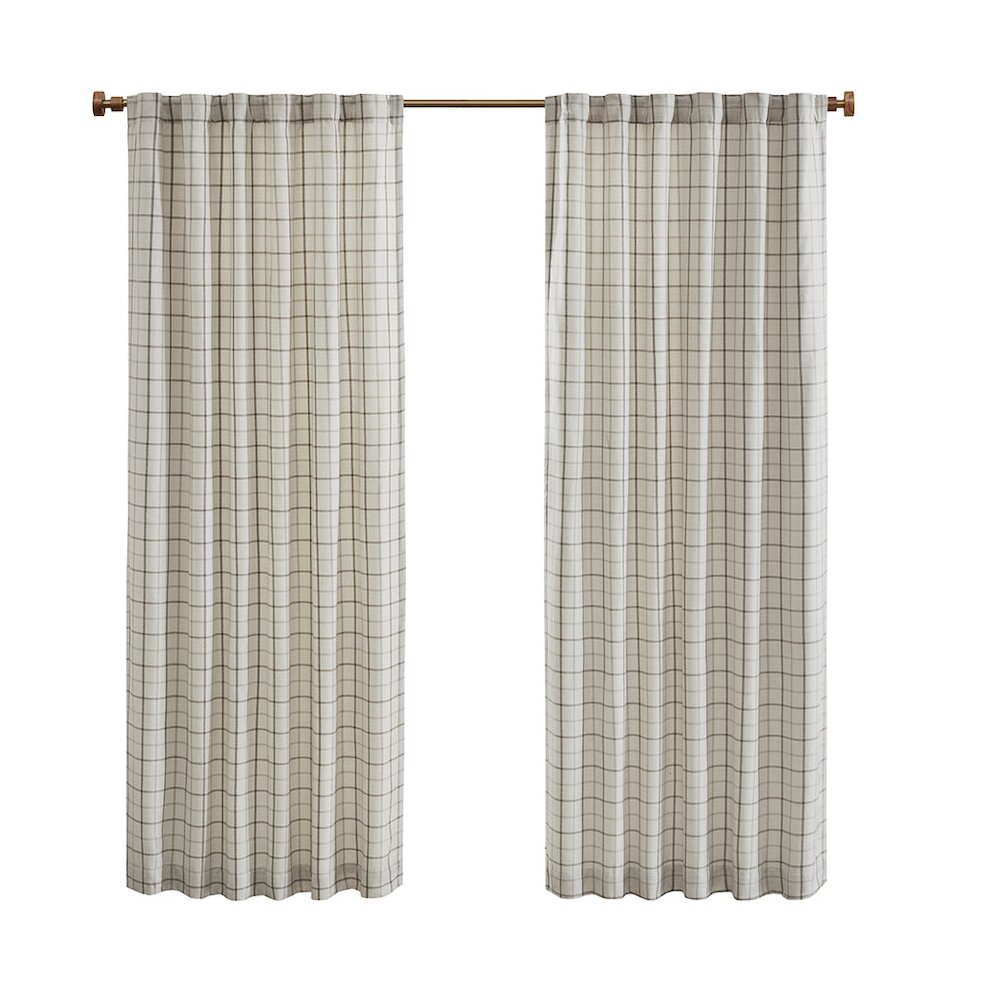 Cozy Cabin Curtains, Belen Kox. Picture 1