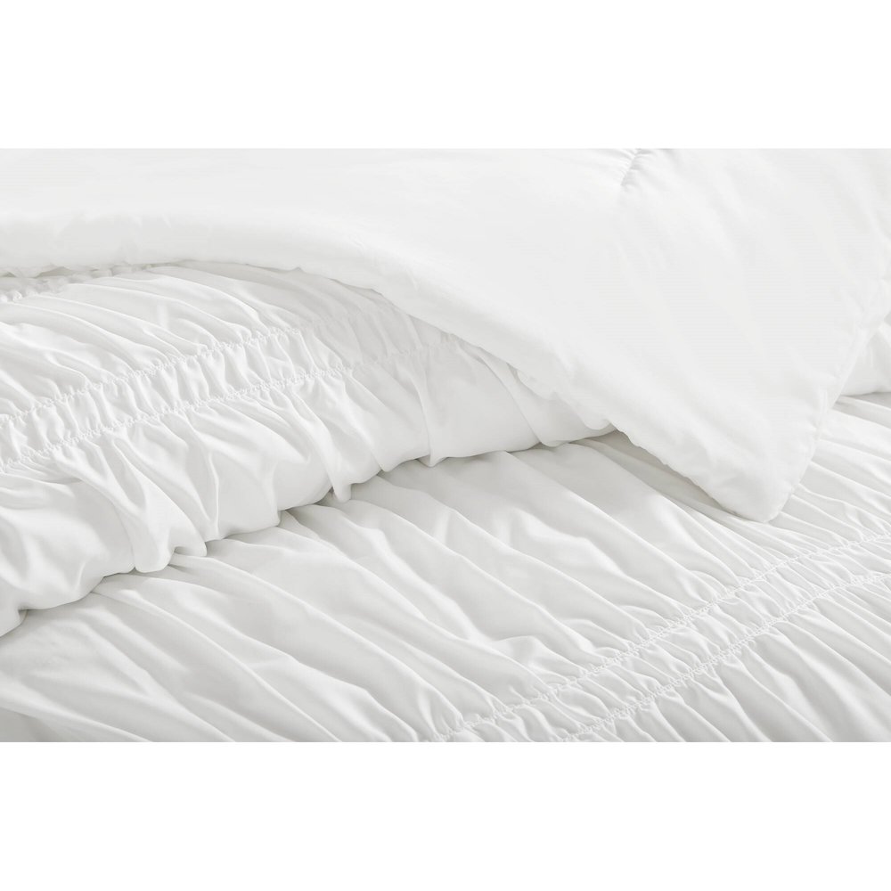 Ella Comforter Set. Picture 3