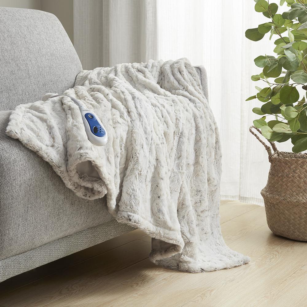 Oversized Faux Fur Heated Throw. Picture 4