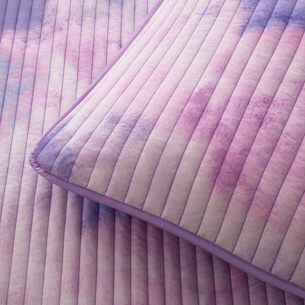 Cassiopeia Watercolor Tie Dye Printed Quilt Set with Throw Pillow. Picture 3
