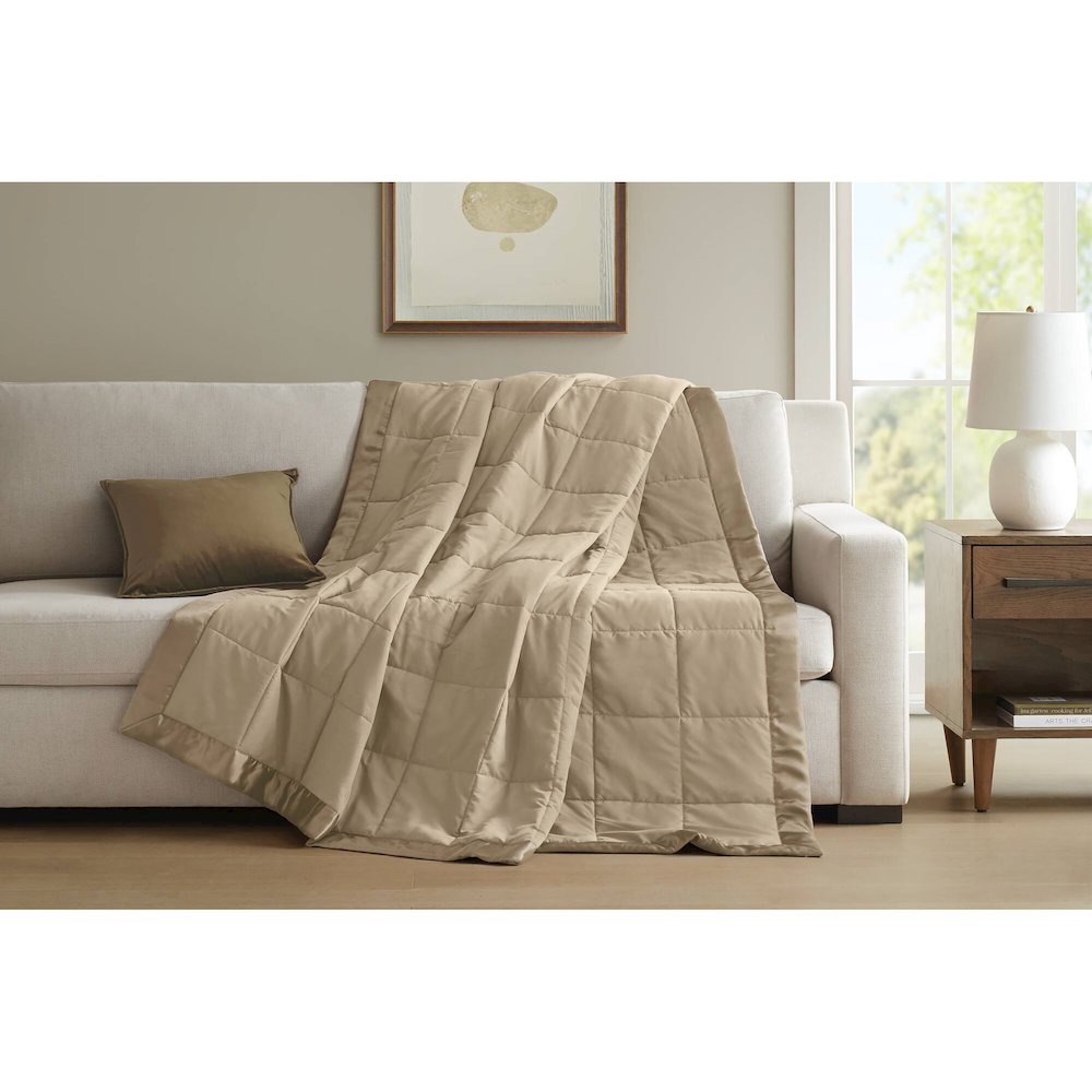 Windom Lightweight Down Alternative Blanket with Satin Trim. Picture 4