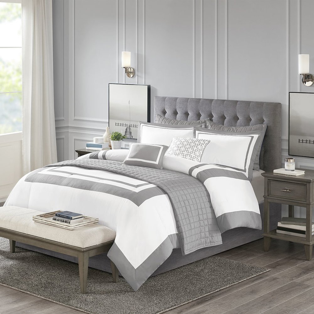 8 Piece Comforter and Quilt Set Collection. Picture 4