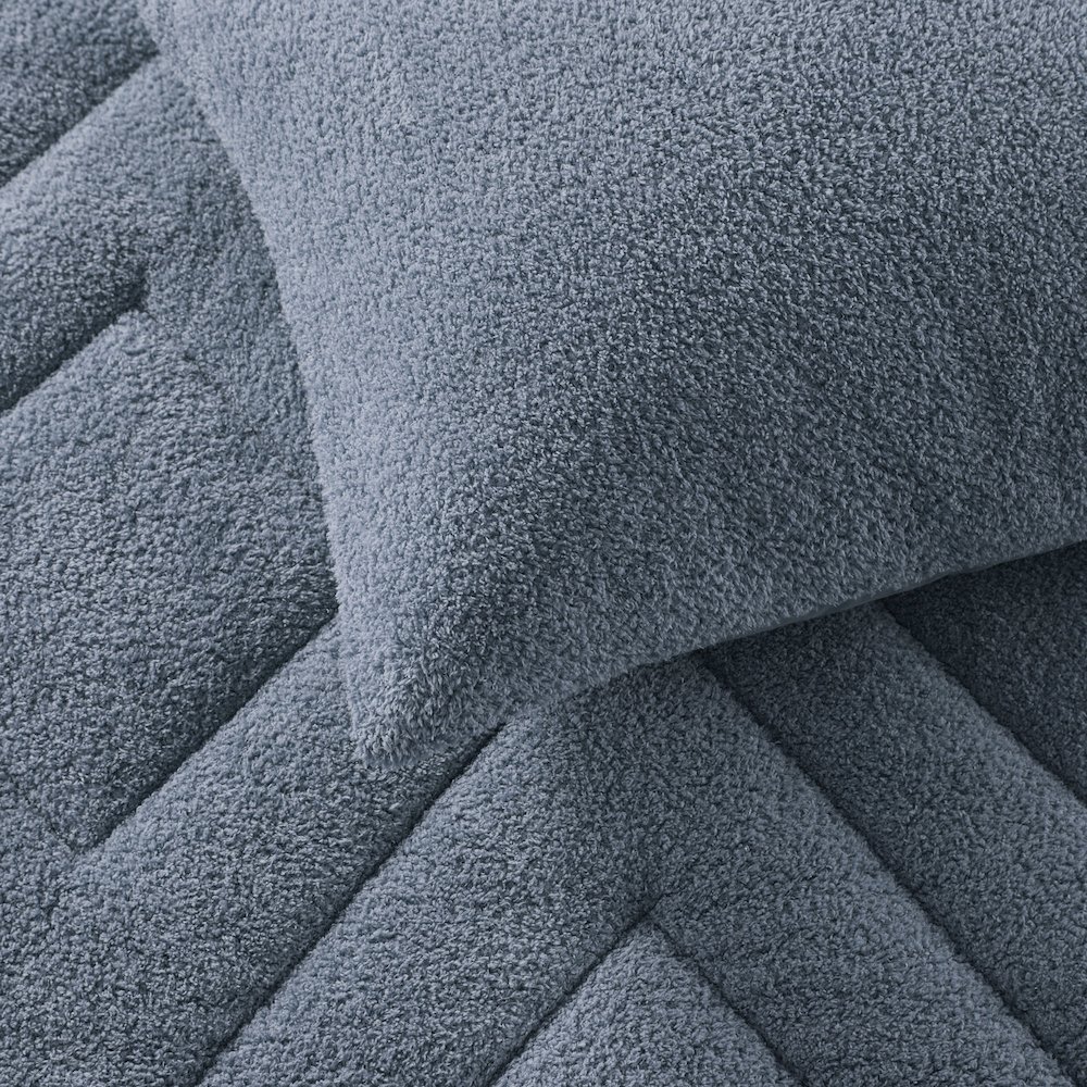 Double Diamond Quilted Teddy Comforter Set. Picture 5