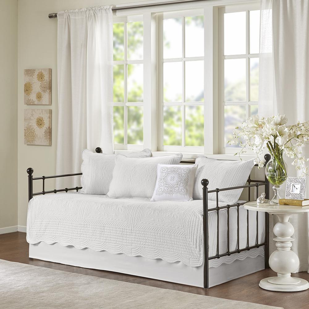 6 Piece Reversible Scalloped Edge Daybed Cover Set. Picture 3