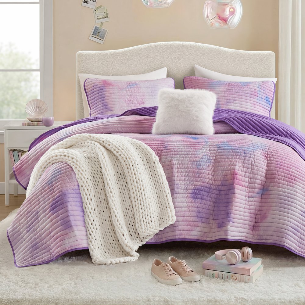 Cassiopeia Watercolor Tie Dye Printed Quilt Set with Throw Pillow. Picture 1