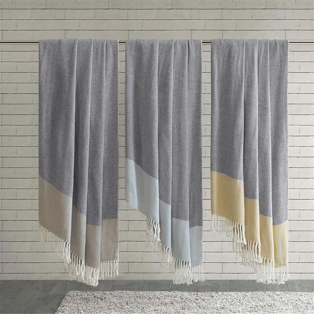 Color Block Throw. Picture 2