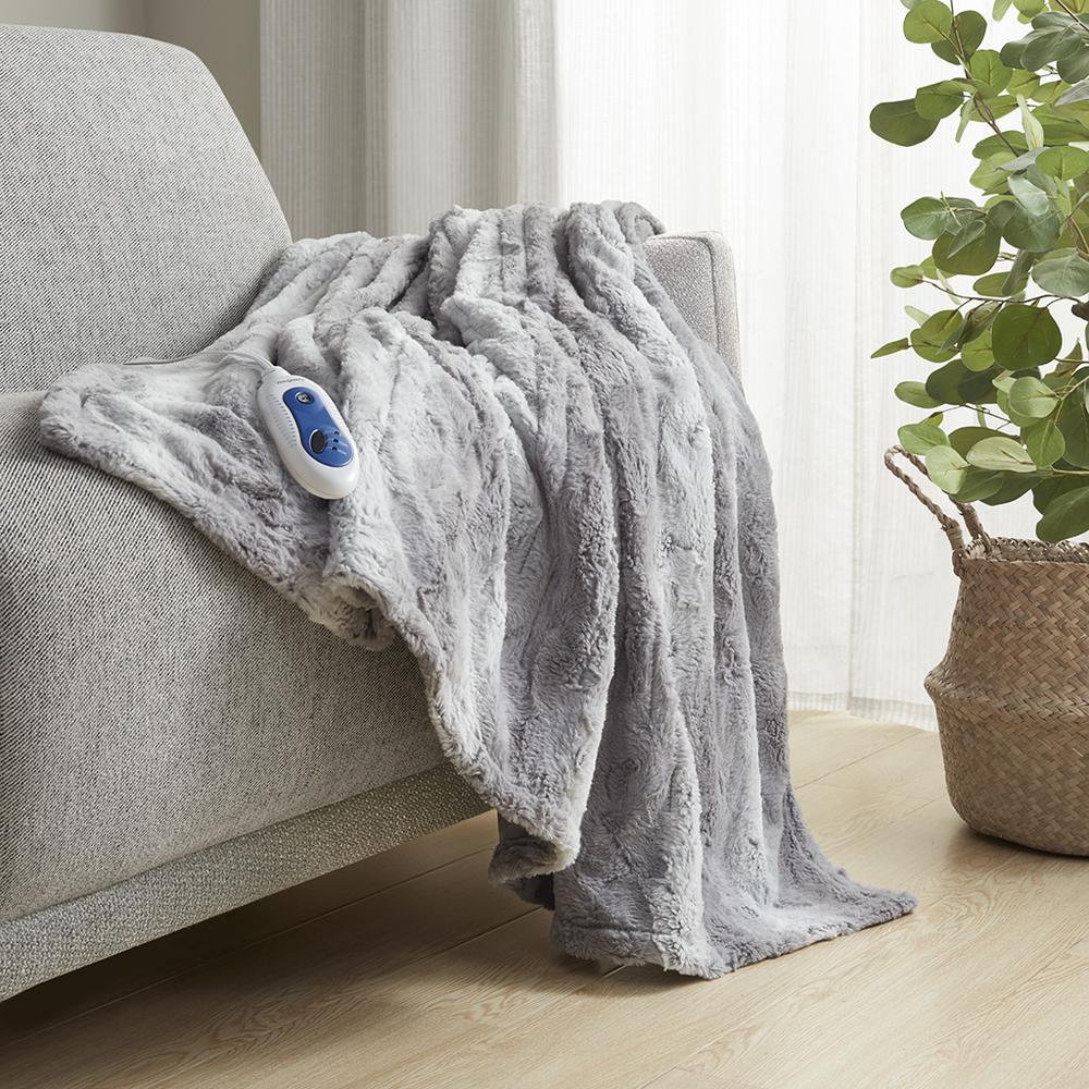 Oversized Faux Fur Heated Throw. Picture 4