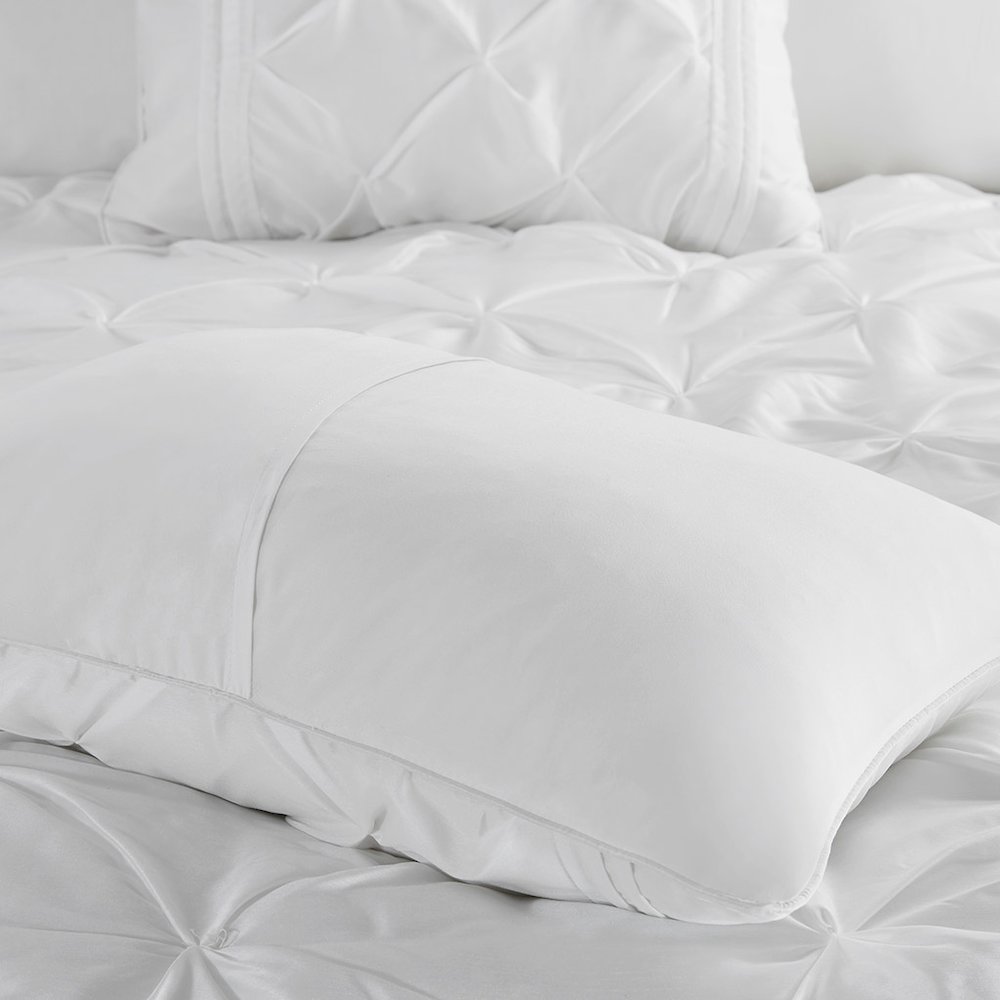 7 Piece Tufted Comforter Set. Picture 1
