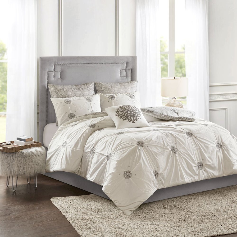 6 Piece Embroidered Cotton Reversible Comforter Set. Picture 4