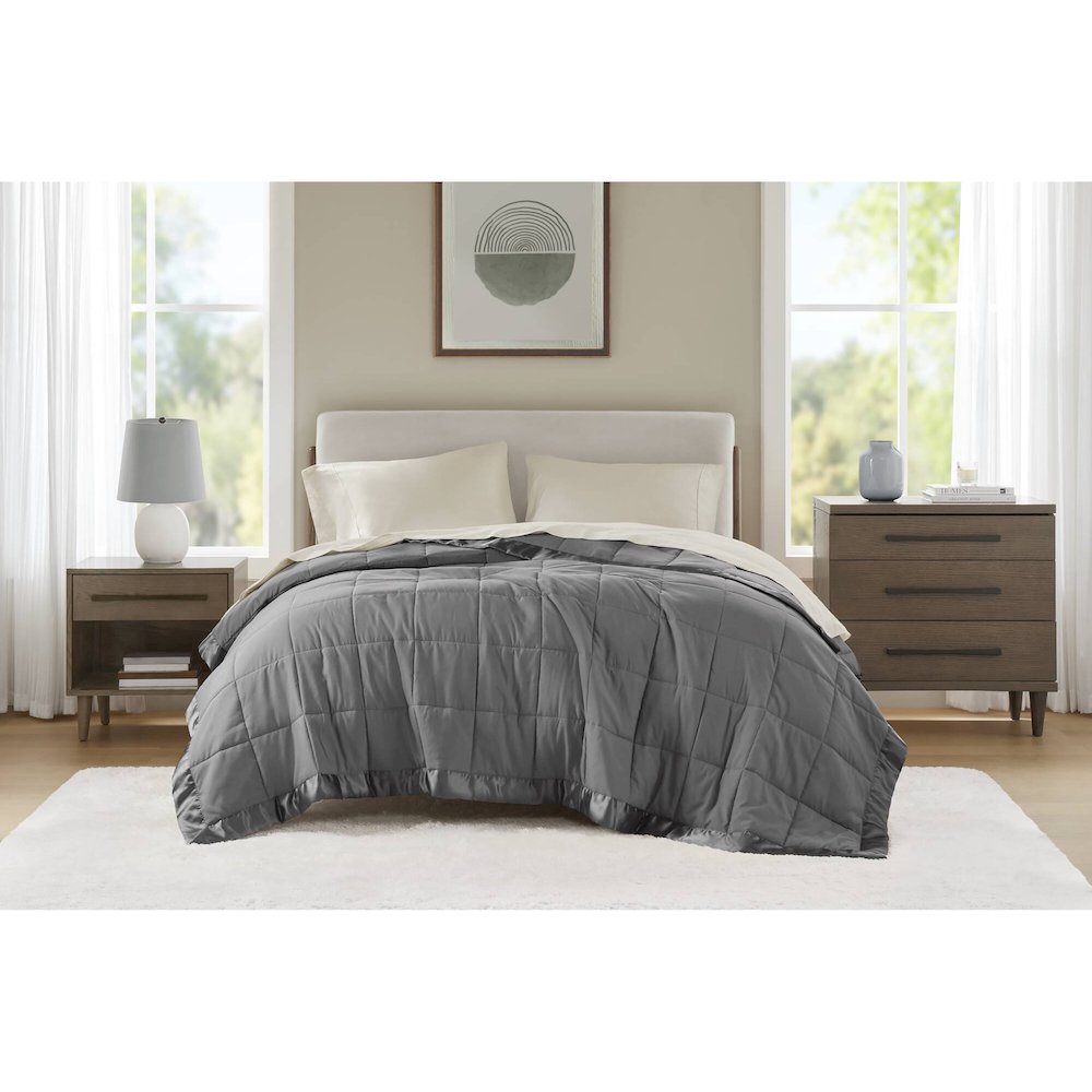 Windom Lightweight Down Alternative Blanket with Satin Trim. Picture 4