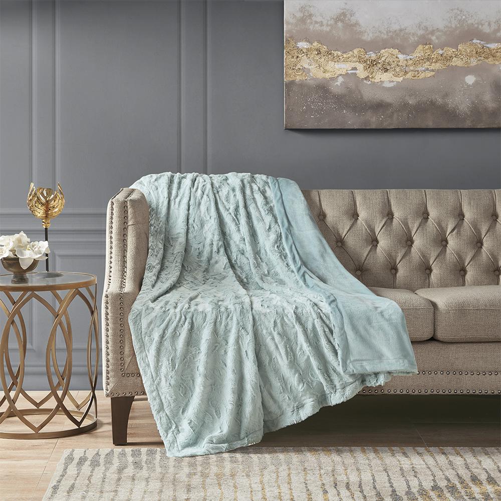 Oversized Faux Fur Throw. Picture 4