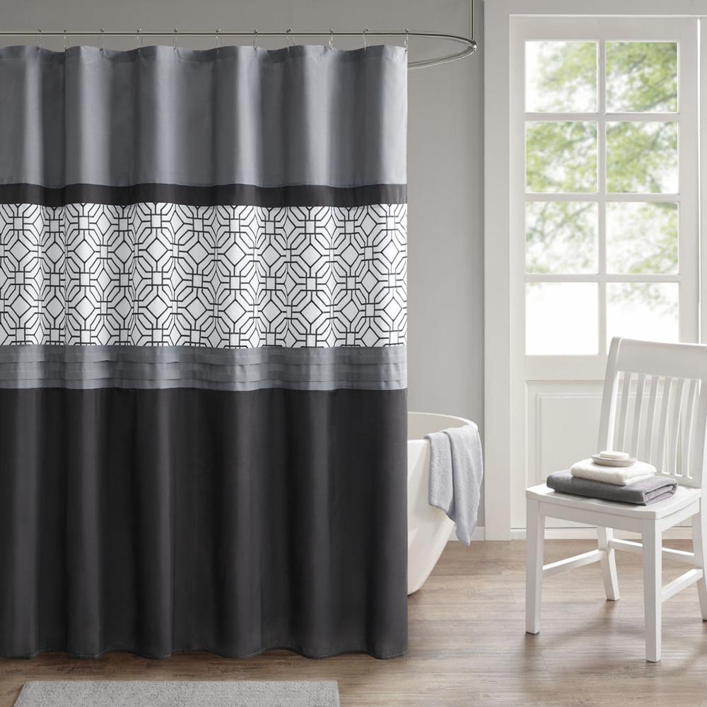 Embroidered and Pieced Shower Curtain. Picture 4