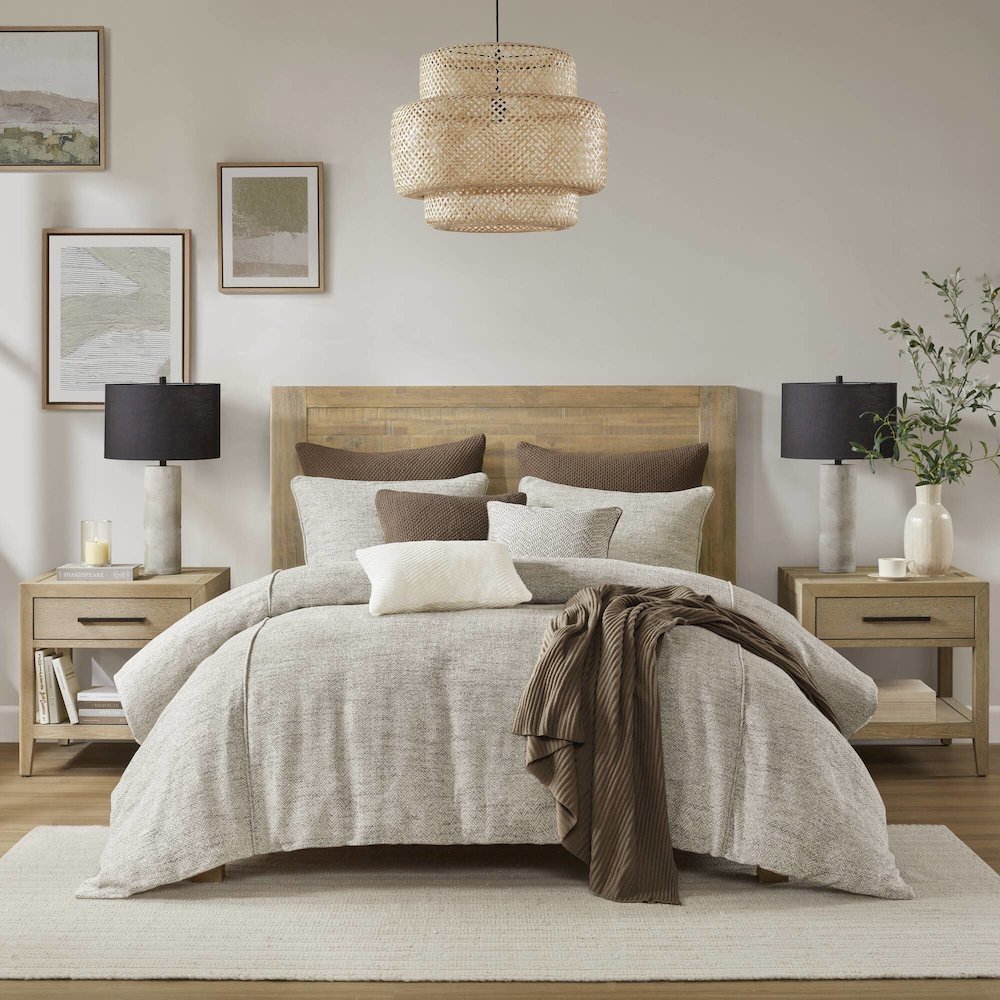 Chapman Comforter Set, Nuetual Ivory color. Picture 1