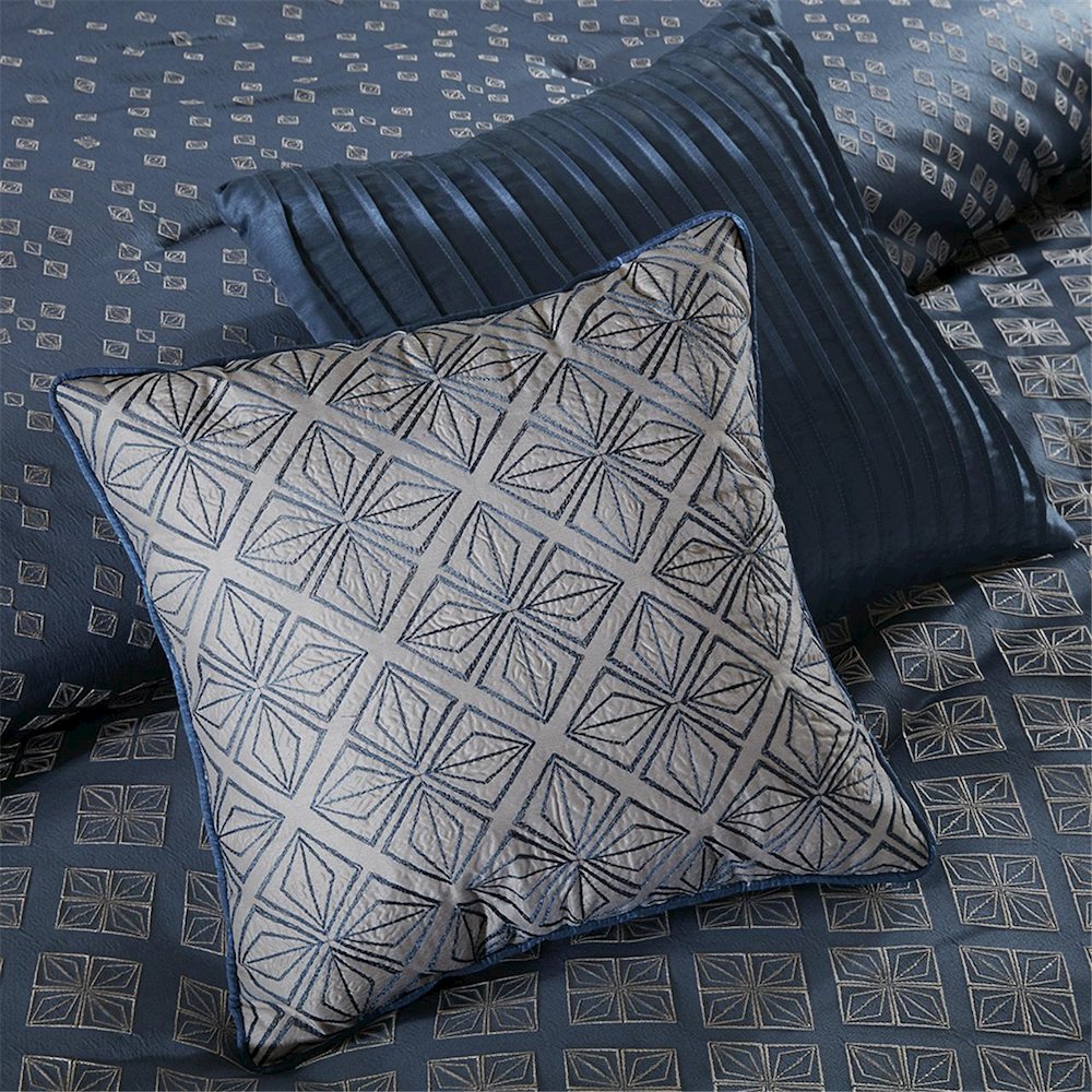 7 Piece Comforter Set. Picture 5