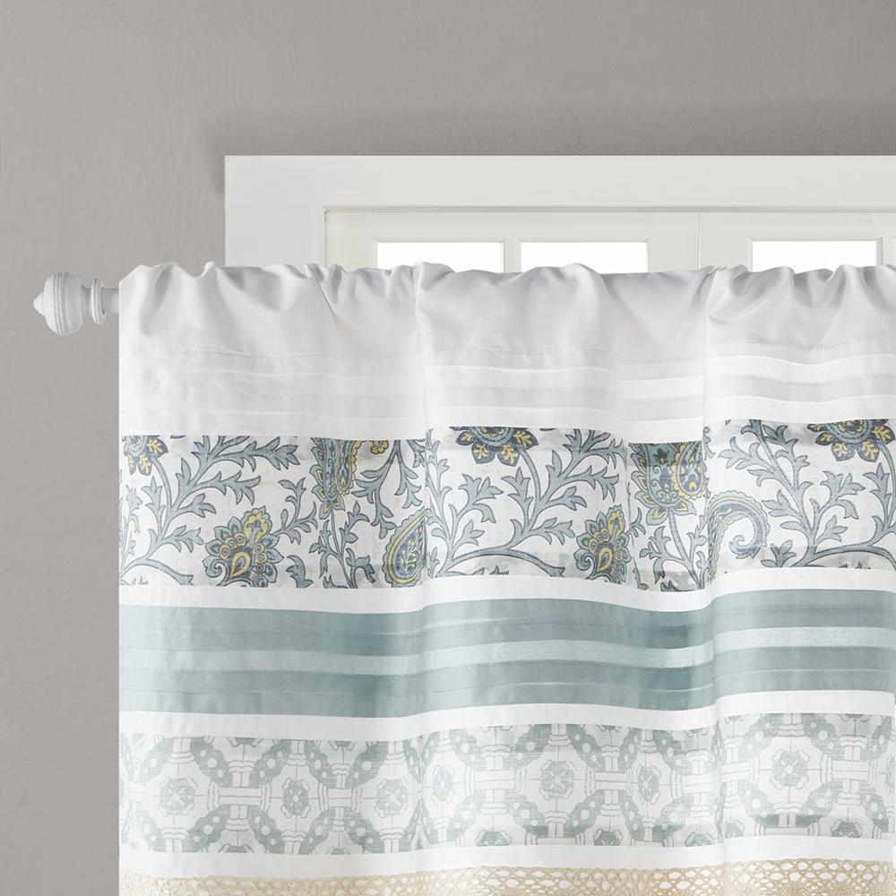 Printed and Pieced Rod Pocket Valance. Picture 3